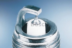 BOSCH 0 242 240 653 Свеча зажигания